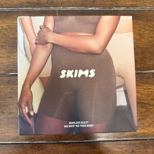 SKIMS Seamless Sculpt Mid Thigh Short in Mica